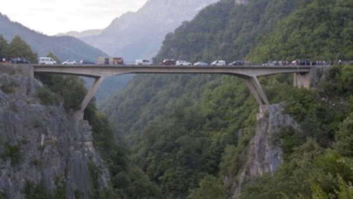 Drumul morţii în Muntenegru: 18 români au pierit. Supravieţuitorii ajung azi acasă